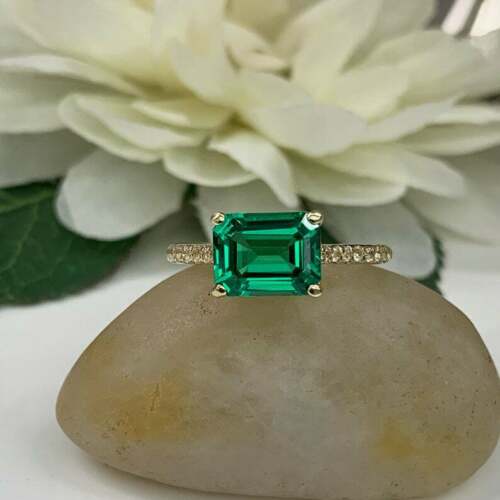 14K Yellow Gold Finish Colombian Emerald Color Ring Emerald Moissanite 1.50 ct